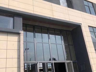 面积900-2000m²；独栋、双拼或分层高标准工业厂房。图8