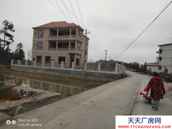 邵阳市武冈区空地一千平，十台空调热水器床齐全，国道边上，三相电