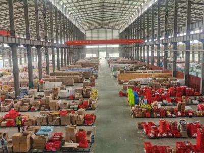 (出租) 柳州鹿寨工业园8000平厂房出租，高13米，有台10吨行吊，图2