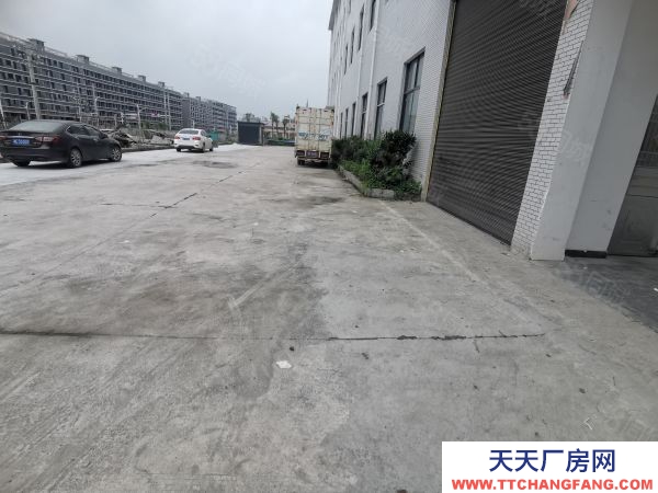 邵阳市隆回区  隆回工业园标准厂房出租，手续齐全。