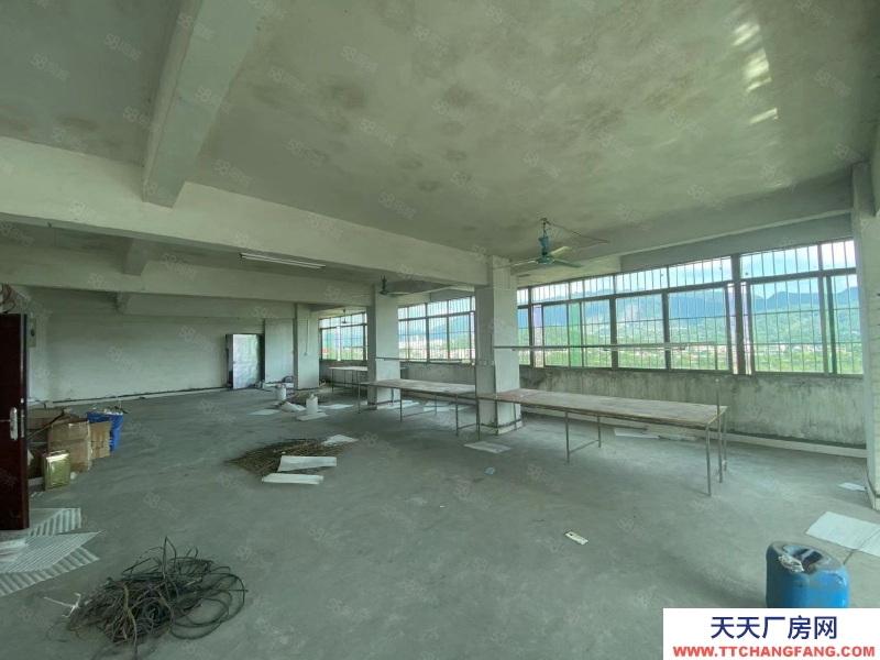 (出租) 清远佛冈县城 仓库出租 共360方 电梯 三厢电 价格8元一方