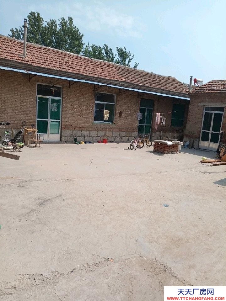 德州齐河南靠晏华公路，东邻齐河县城，独门独院四合院，位置交通便利