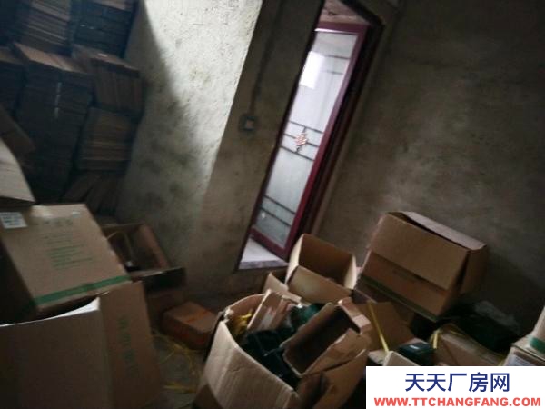 邵阳市新邵区 一楼小仓库带厕所通电通水
