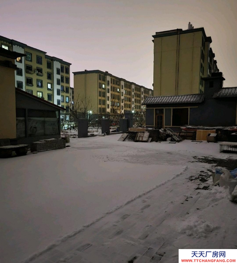 (出租) 营口站前平房18间550平方米。封闭的独门独院，新铺地砖