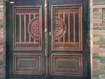 (出租)盘锦 兴隆台工业街天龙汽配城附近可做厂房库房700平 有天吊图1