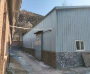 (出租) 教室三排，厂房600平米左右，操场一个