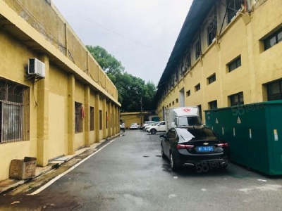 岳阳市岳阳楼区  岳阳花板桥理工学院对面 仓库出租 马路边进车方便图1