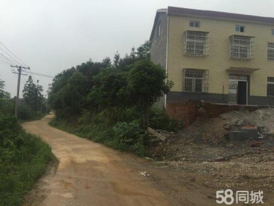 岳阳市岳阳楼区 周边居民少，可进大车。图4