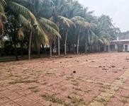 (出租) 建筑面积2400平方米，院内空地约10亩，独门独院，交通便利