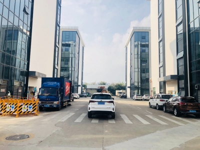 (出租) 深圳龙岗南联方兴科技园3楼1000平红本厂房低价出租 可分租图1