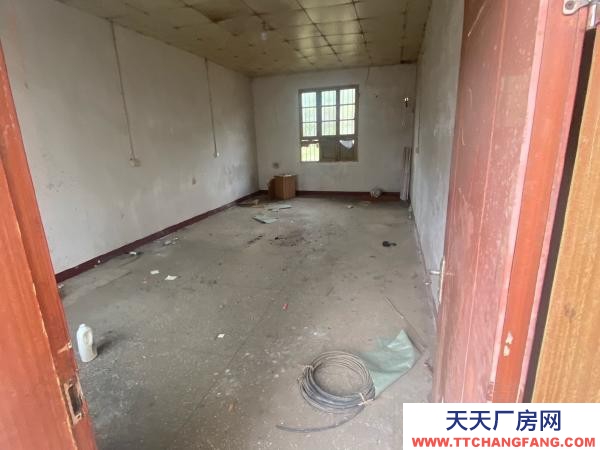 岳阳市湘阴区 知源学校旁边，芙蓉北路旁，交通便利