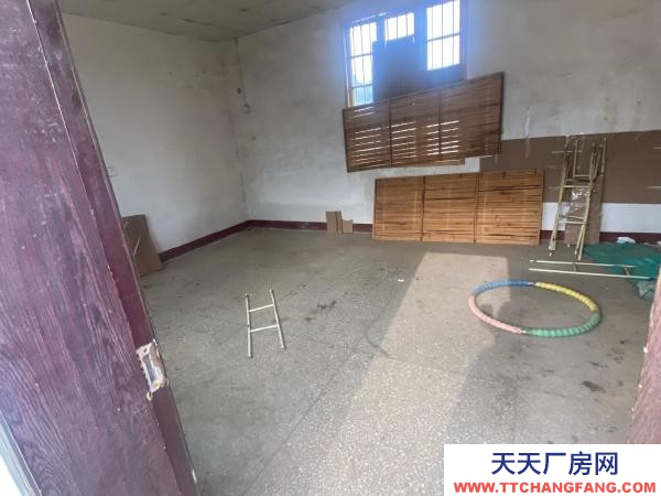 岳阳市湘阴区 知源学校旁边，芙蓉北路旁，交通便利