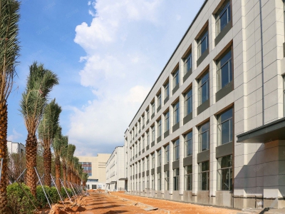 (出租) 深圳武深高速2km现楼园区出租 车位饭堂配套 物业管理式厂房图2