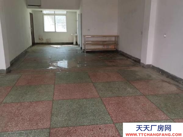 岳阳市湘阴区 车可入库，精装修，有水电有厕所厨房停车方便