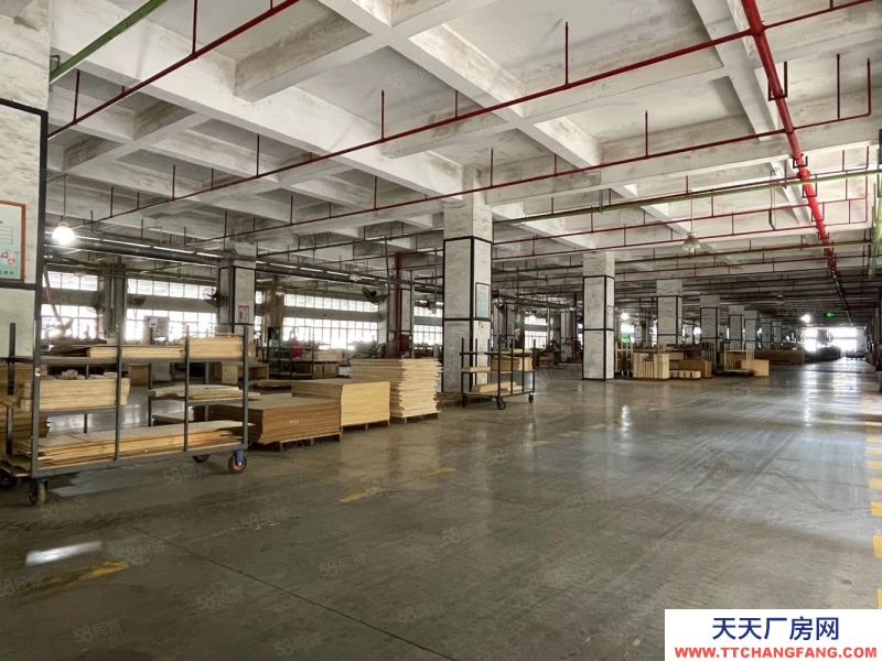 (出租) 深圳盐田独门独院4万平方厂房仓库出租，空地大，带货台,可分租