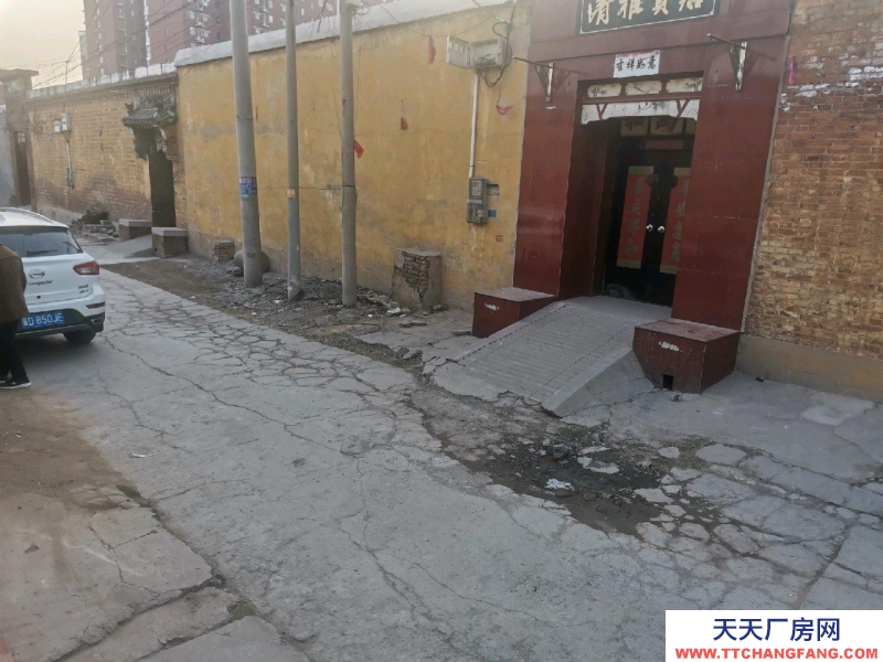 邯郸 武安市 (出租) 地理位置优越，门口停车方便，可以停靠大车。