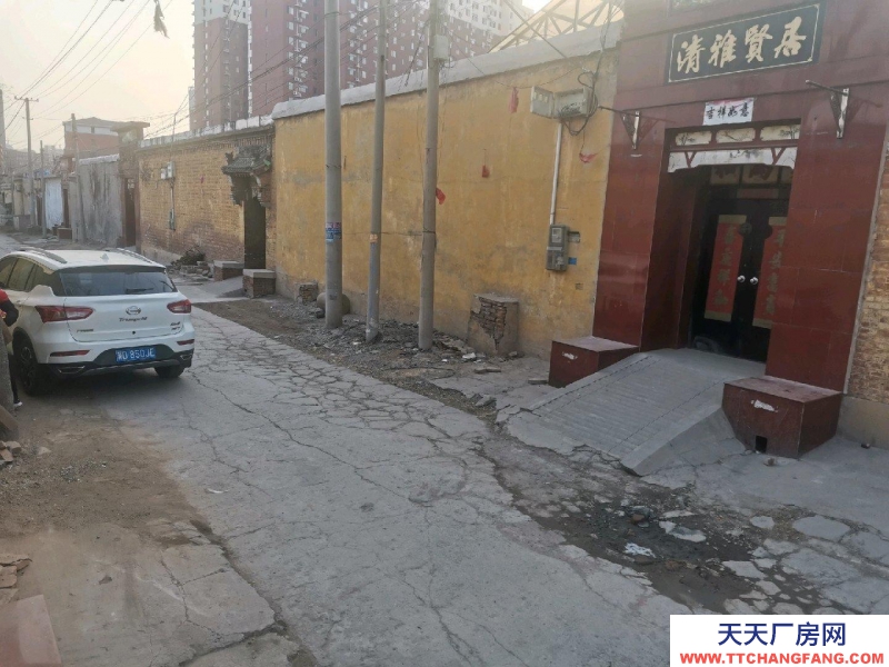 邯郸 武安市 (出租) 地理位置优越，门口停车方便，可以停靠大车。