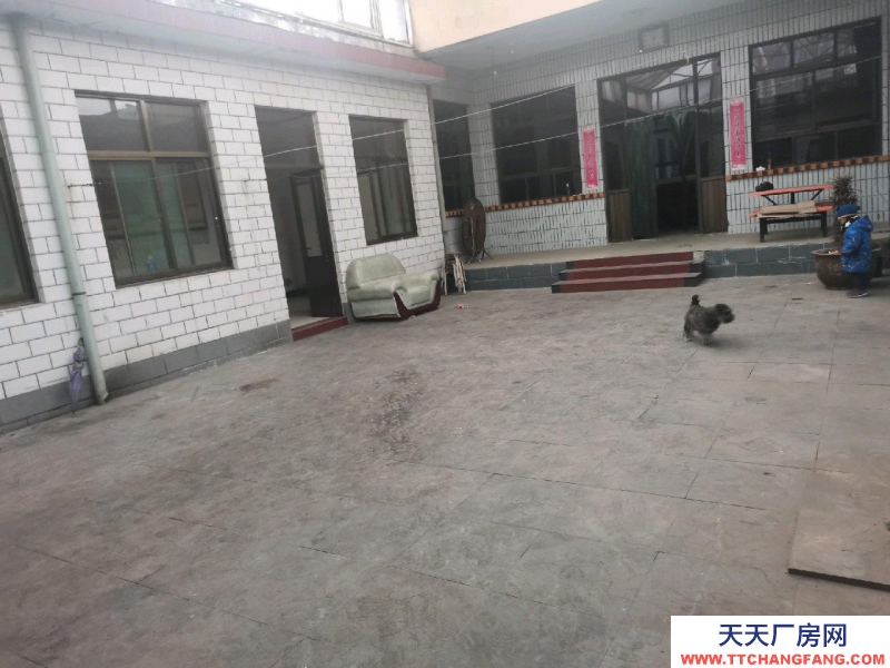 邯郸 武安市 (出租) 地理位置优越，门口停车方便，可以停靠大车。
