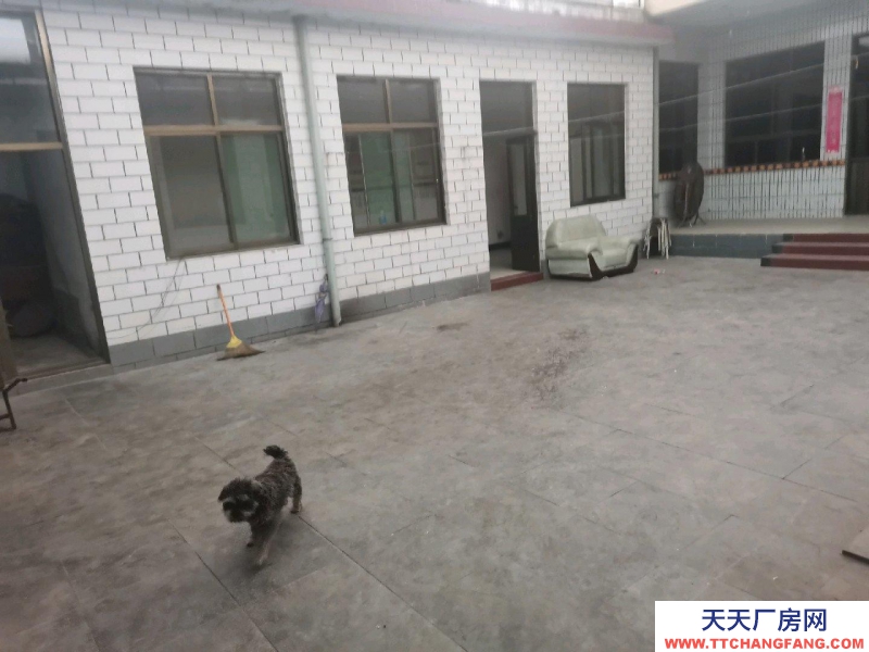 邯郸 武安市 (出租) 地理位置优越，门口停车方便，可以停靠大车。