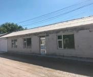 (出租) 农村地房屋内通透，交通便利，可停靠大型车辆，紧临道边