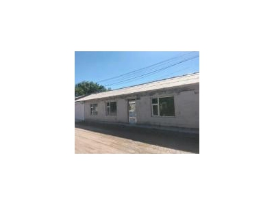 (出租) 农村地房屋内通透，交通便利，可停靠大型车辆，紧临道边图1