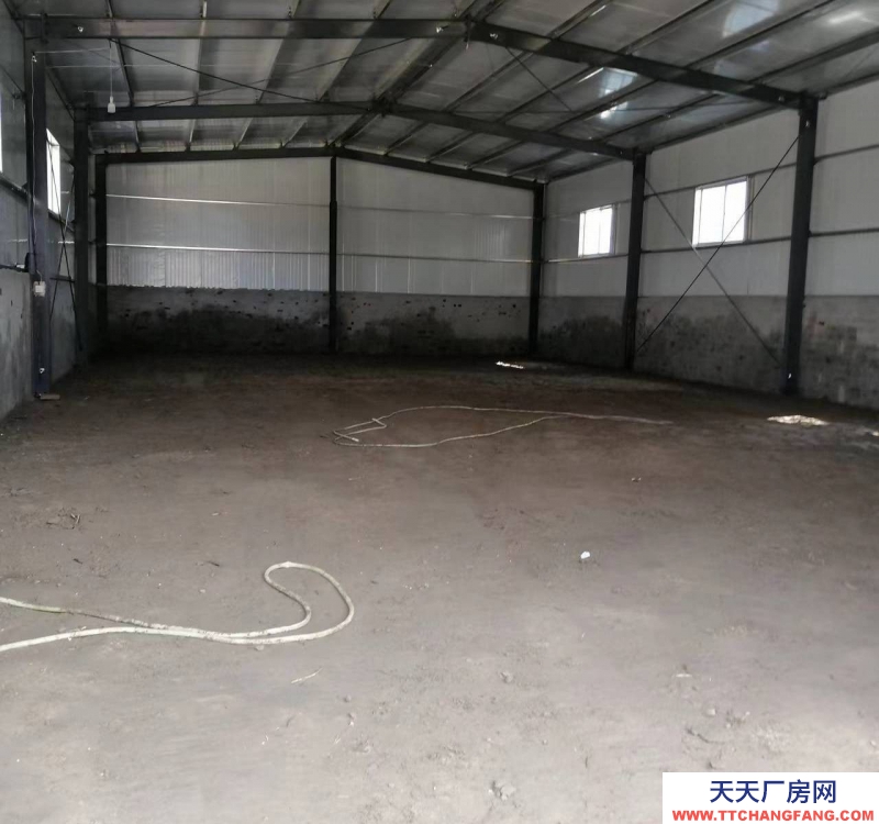 菏泽东明面积大，交通便利，水电齐全。紧靠大路