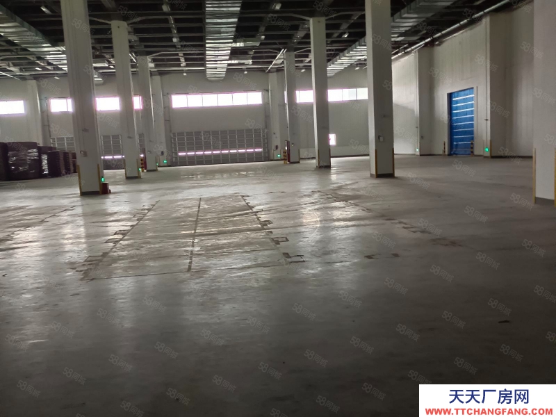 嘉兴平湖(出租) 平湖开发区单层，层高9米带行车厂房出租，无税收要求