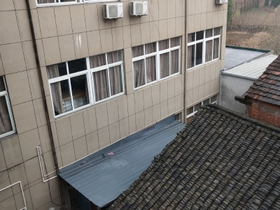 嘉兴桐乡(出售) 独门独院厂房，交通方便，院子场地大图1