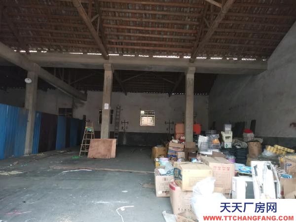 岳阳市岳阳区 高档仓库出租，中湘物流园对面，可进挂车，防水地面