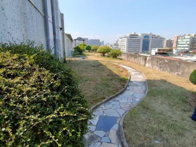 (出售) 汕头衡山路 御景江南对面 电梯8楼 带天面一层 实用面积大图1