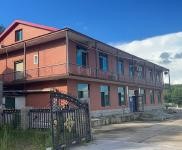 (出租)辽源 建筑面积1000平以上，各种设施齐全，有停车场！