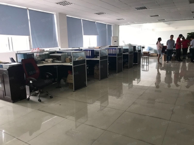 (出租) 江门高新区员工服务中心三楼1550方，租9块，带豪华办公室图1