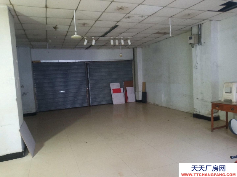 西宁城东交通便利，可进大车，停车方便