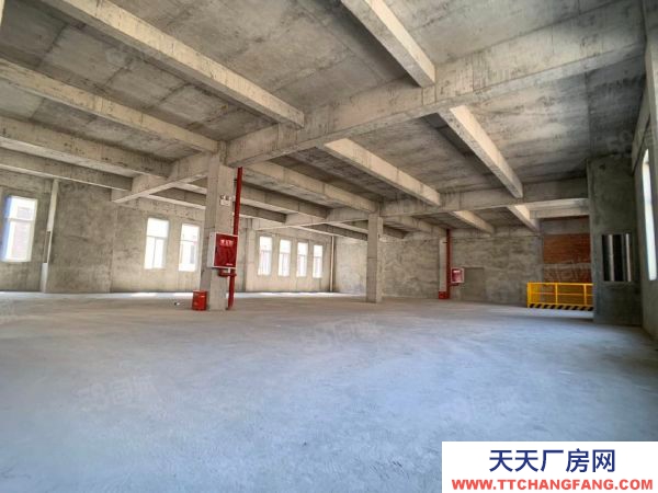 标准厂房出租， 随时可以入住，交通便利，价格美丽