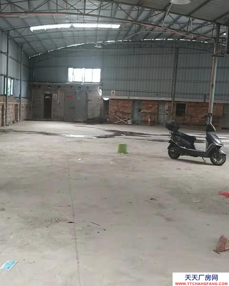 (出租) 厂房建筑面积1500平米，有空旷厂房，有住宿