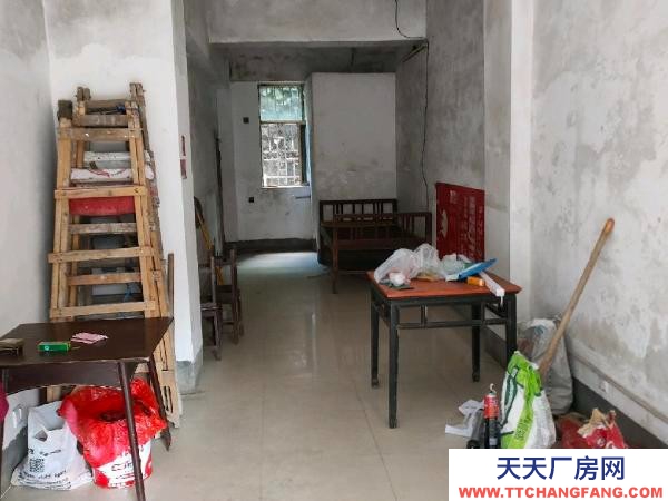 郴州市永兴区 龙山小学对面，茗苑小区，10栋楼下