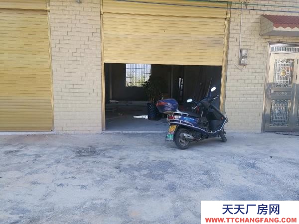 郴州市宜章区仓库位于环城路107线旁边