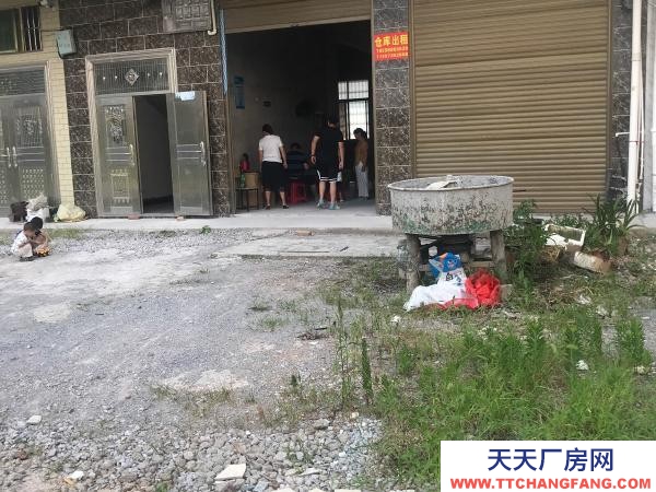 郴州市临武区  仓库停车方便，前面一大操平，临马路