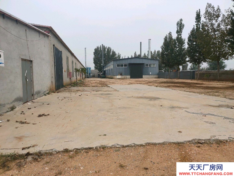 邢台市 临城县 (出售) 占地30亩，紧临红旗大街和省道，交通方便。