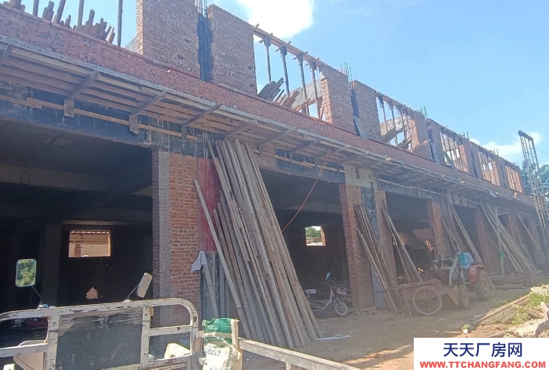 邢台市  内丘 (出租) 内丘北环路三大碗东边一座二层门市面积800平方有意者电话联系
