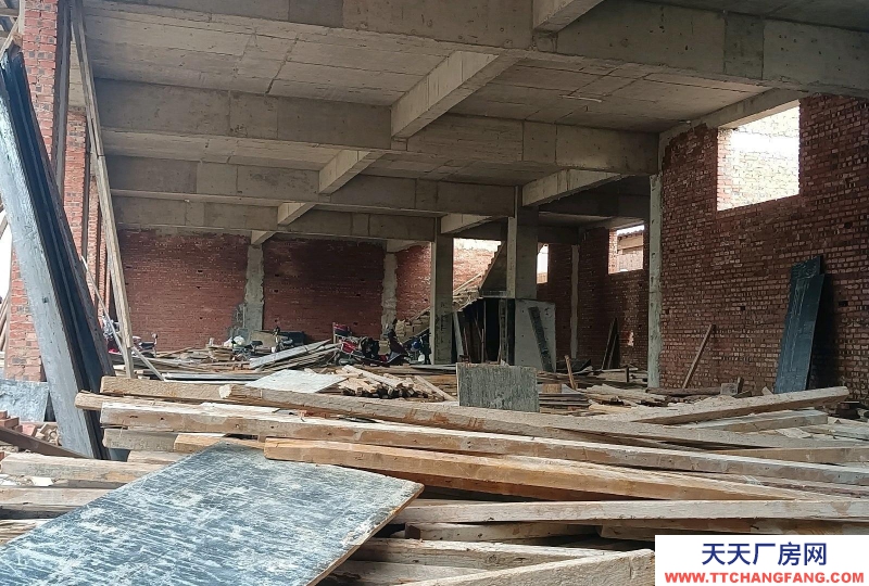 邢台市  内丘 (出租) 内丘北环路三大碗东边一座二层门市面积800平方有意者电话联系