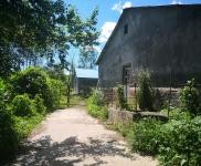 (出售) 急售农村房屋和养猪场，位于朝阳川三峰5队，共1000平米多
