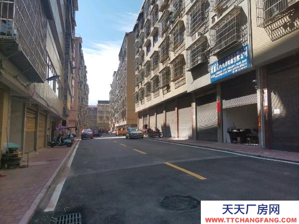 怀化市溆浦区 一楼双门面，交通便利，可做仓库，加工等。