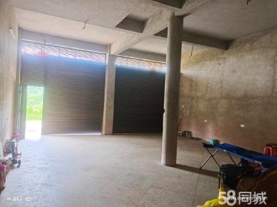 永州市祁阳区物资仓库出租 公交站旁，周围有银行，超市，大药房，建材，水果,蔬菜发市场。图1