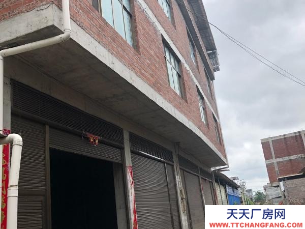 永州市江永物资仓库 一楼可以停4辆小车，离大马路近，三千广场绿化好，空气好