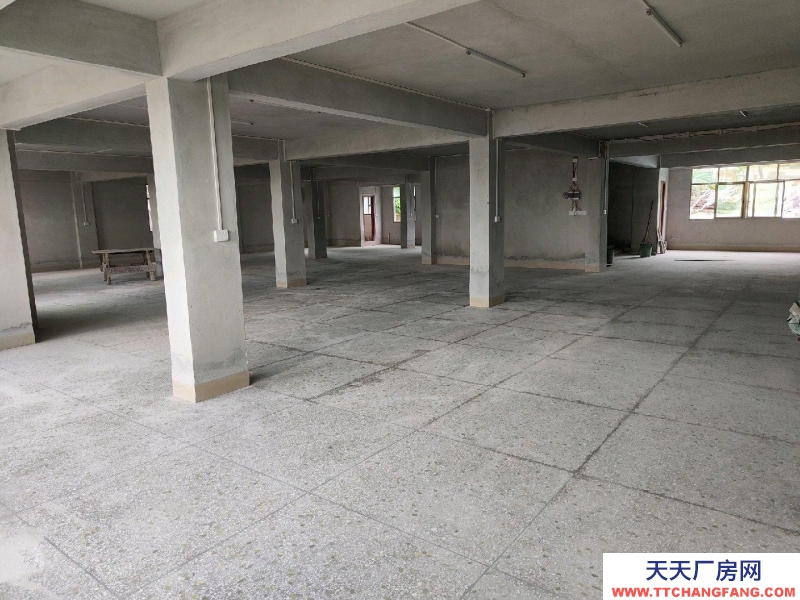 (出租) 梅州兴宁交通便利，店门口有380平方停车位可五金机电加工