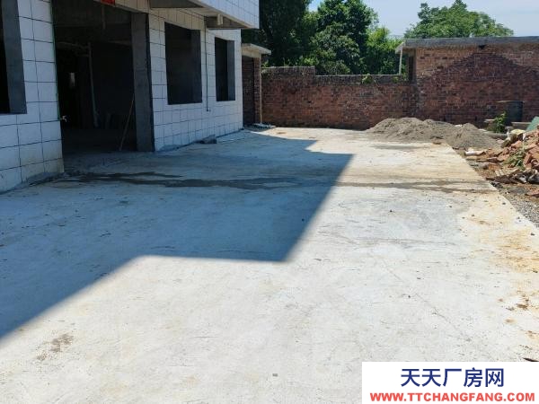娄底市新化乳制品厂房  层高3米5，四百平方室内。另有800平方空地