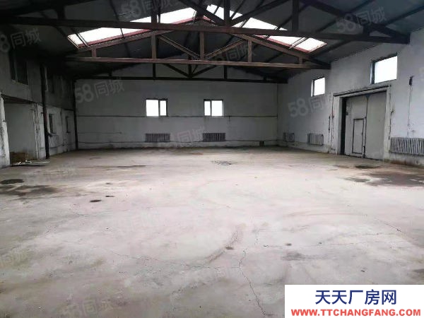 平房可分租，临地铁口 平房1000平家具厂房 仓库出租，位置优越