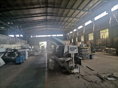 金华市婺城(出租) 层高十二米带行车适合仓库进出方便图2