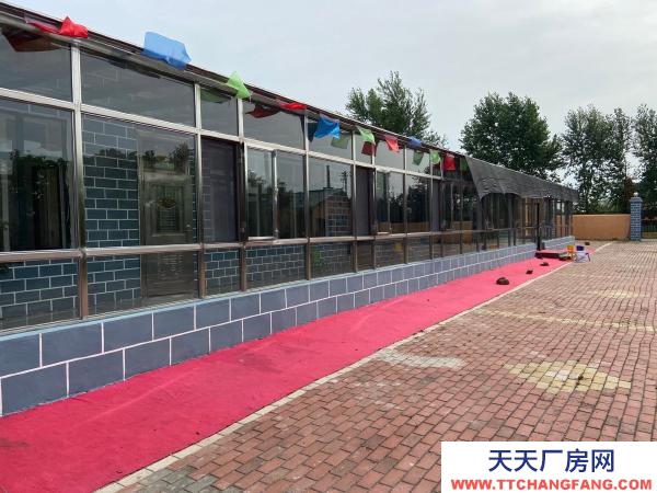 呼兰房屋两栋面积380平米装饰整洁干净，院落绿化完整餐饮行业